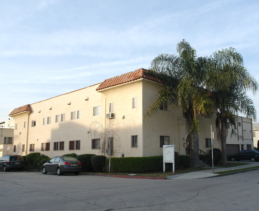 11202 Morrison St in North Hollywood, CA - Building Photo