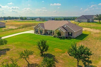 105 Kathy Stephens Ave in Springtown, TX - Building Photo - Building Photo