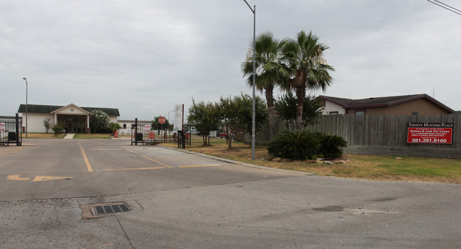 Trinity Hunters Place in Katy, TX - Foto de edificio - Building Photo