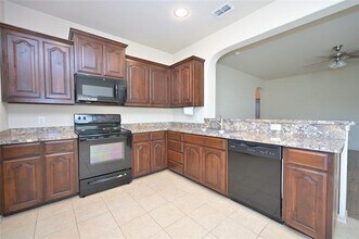 5933 Comanche Peak Dr in Fort Worth, TX - Building Photo - Building Photo