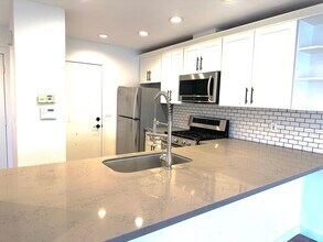 501 23rd Ave S, Unit A2 in Seattle, WA - Foto de edificio - Building Photo
