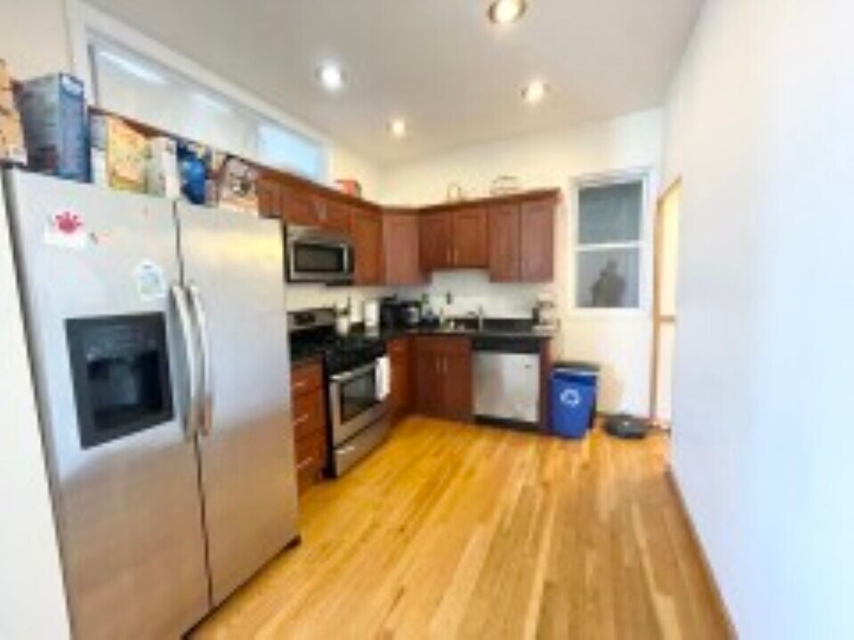 775 Parker St, Unit 1 in Boston, MA - Building Photo