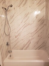 213 Pearsall Ave, Unit 2 in Jersey City, NJ - Building Photo - Building Photo