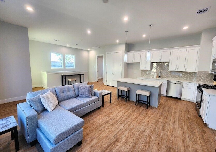 615 Northew St in Houston, TX - Building Photo