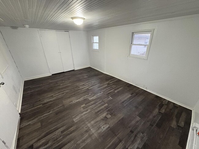 829 N Lynn St in Nevada, MO - Building Photo - Building Photo