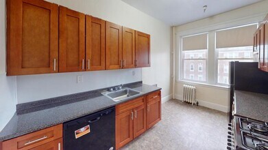 1800 Commonwealth Ave in Boston, MA - Building Photo - Building Photo