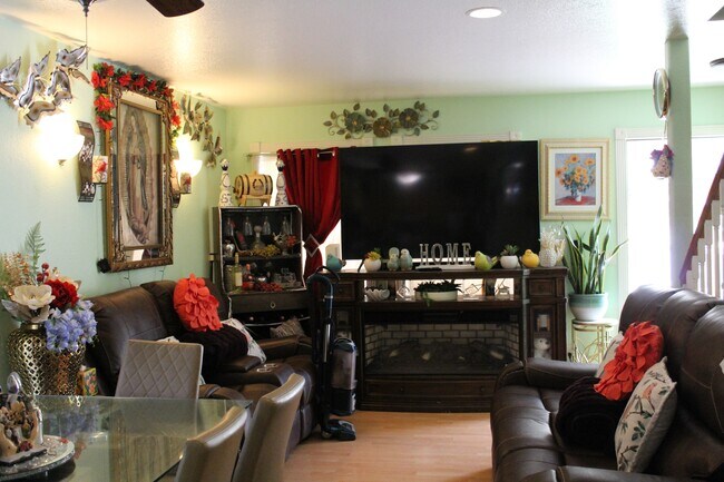 165 Caywood Ct in New Castle, CO - Building Photo - Building Photo