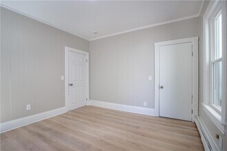 96 Centre St, Unit 1 in Pawtucket, RI - Building Photo - Building Photo