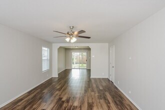 207 Cedron Chase in San Antonio, TX - Building Photo - Building Photo
