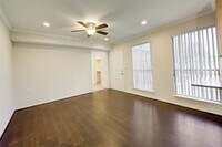 1917 Augusta Dr photo'