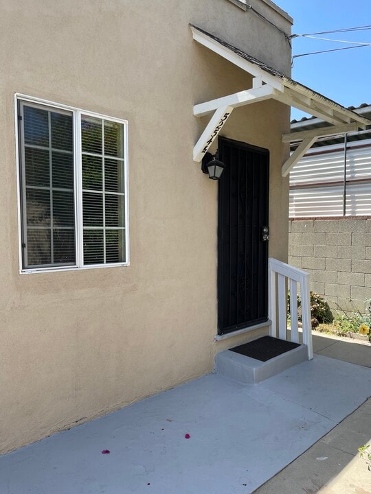 5254 Fountain Ave, Unit 1 in Los Angeles, CA - Building Photo