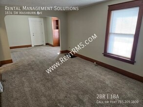 1834 SW Washburn Ave in Topeka, KS - Building Photo - Building Photo