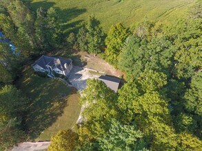 210 Winding Way Ln in Hendersonville, NC - Building Photo - Building Photo
