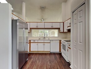 555 Whiskey Creek Ct in Ocoee, FL - Foto de edificio - Building Photo