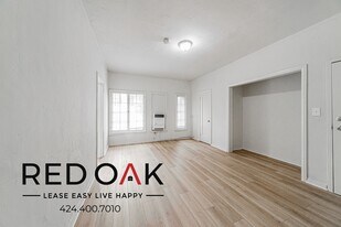 746 S Coronado St in Los Angeles, CA - Building Photo