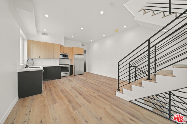1520 Magnolia Ave in Los Angeles, CA - Building Photo - Building Photo