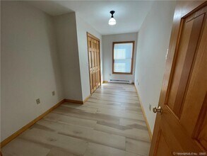 45 Whittle St in Groton, CT - Building Photo - Building Photo