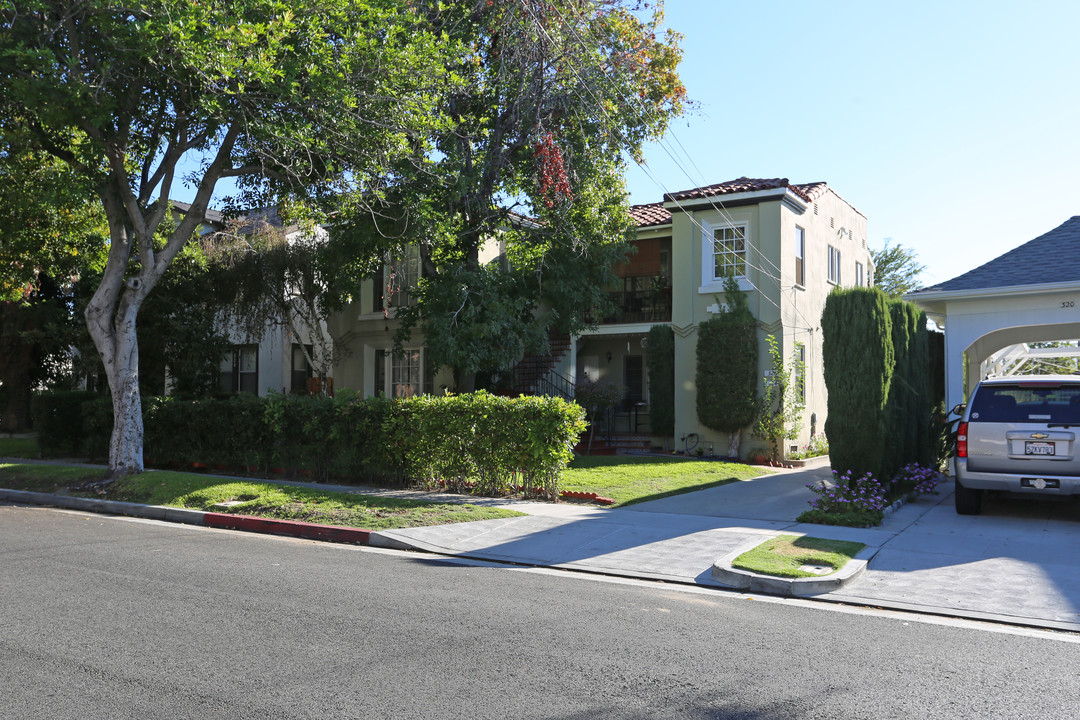 R in Glendale, CA - Building Photo