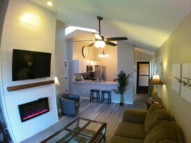 1351 W 18th Ave, Unit Wittman Place in Oshkosh, WI - Building Photo