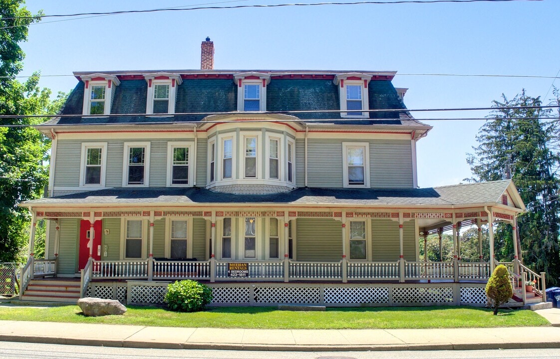 324 Valley St, Unit 30 in Willimantic, CT - Building Photo