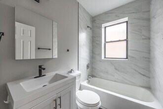 6513 N Newgard Ave, Unit 1B in Chicago, IL - Building Photo - Building Photo