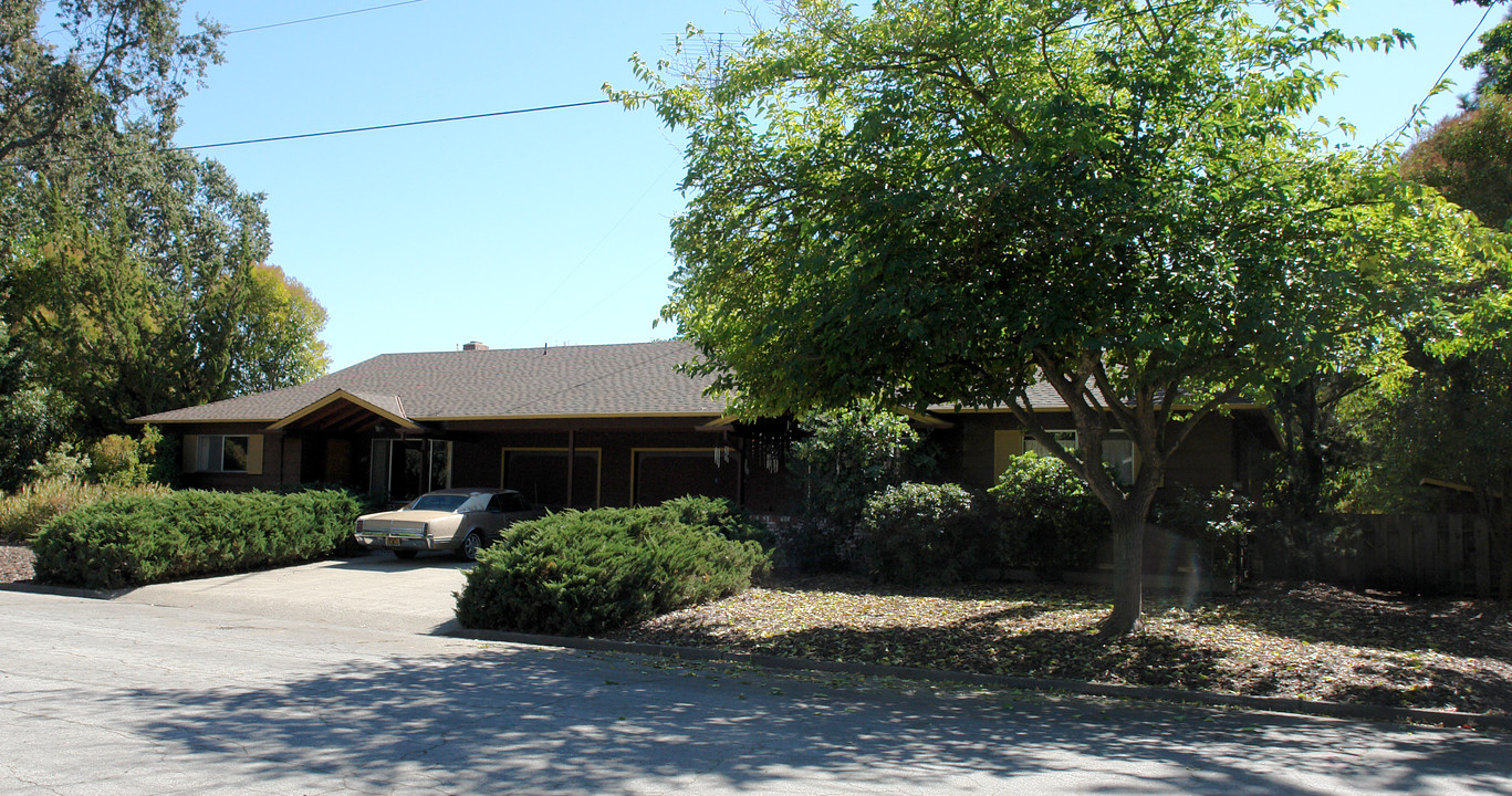 150 Lark Center Dr in Santa Rosa, CA - Building Photo