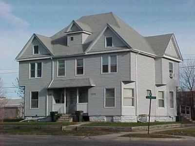 1025-1027 Jefferson St in Waterloo, IA - Building Photo