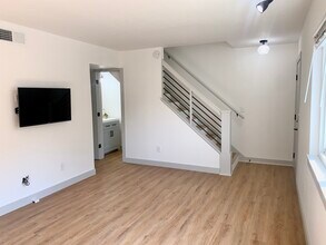 1483 Theresa Dr in Charleston, SC - Building Photo - Building Photo