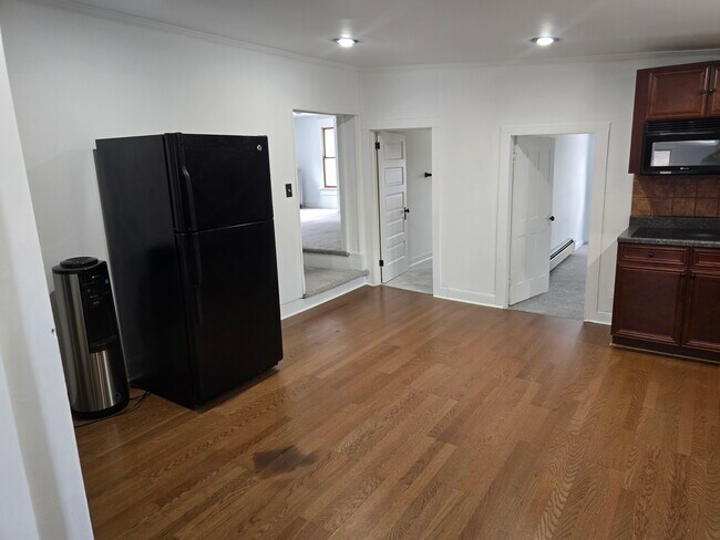 873 Old York Rd, Unit 2 in East Windsor, NJ - Building Photo - Building Photo