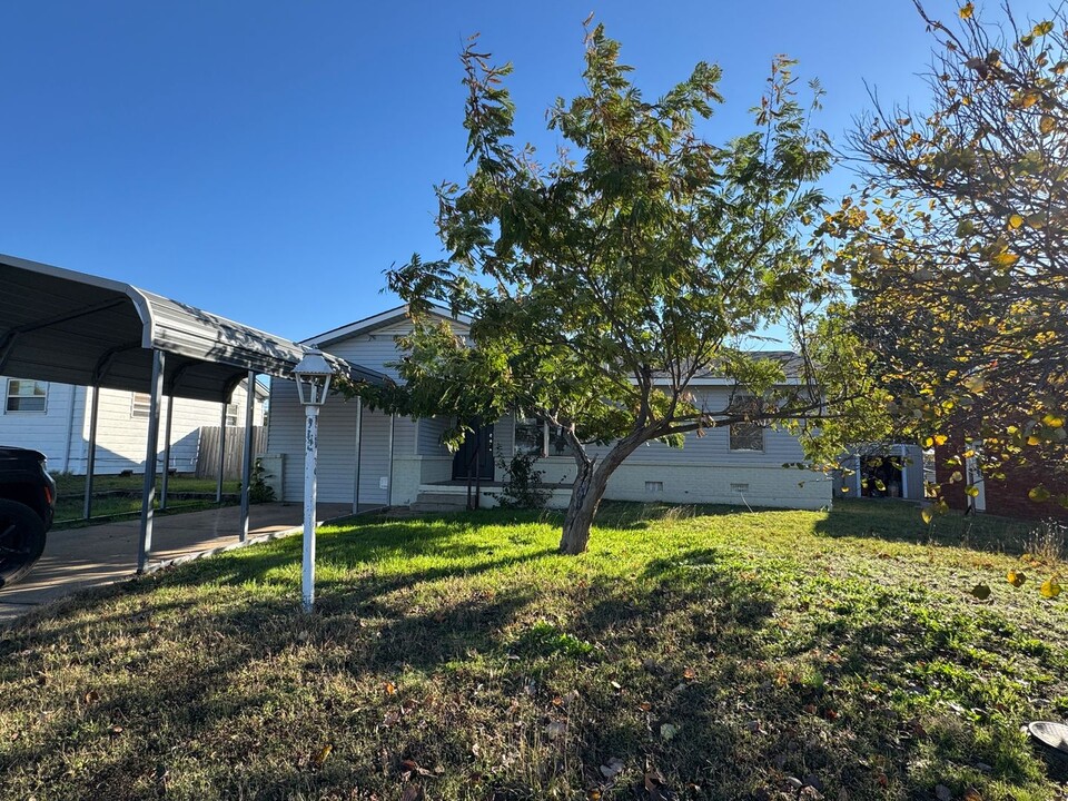 104 K St in Elgin, OK - Foto de edificio