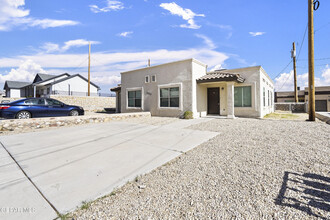 8804 Eclipse St in El Paso, TX - Foto de edificio - Building Photo