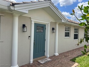4167 St George Ln in Naples, FL - Foto de edificio - Building Photo