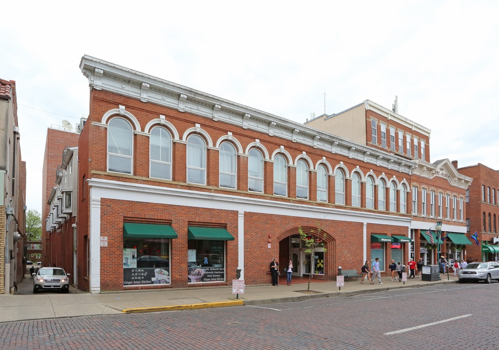 Phoenix on Court in Athens, OH - Foto de edificio
