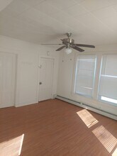 188 Oak St, Unit 1 in Lewiston, ME - Building Photo - Building Photo