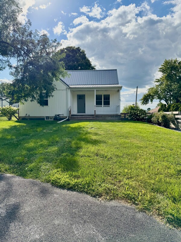 property at 192 N Arseneau Rd