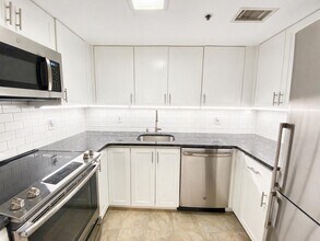 219 Bloomfield St in Hoboken, NJ - Building Photo - Building Photo