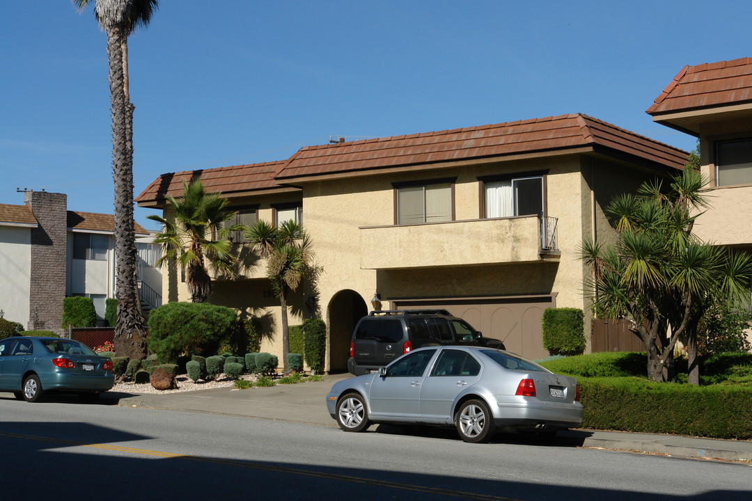 290 Richmond Dr in Millbrae, CA - Building Photo