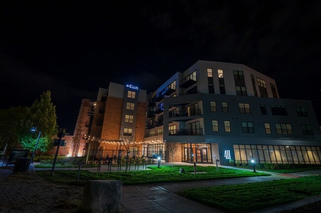 The Ellis in Bloomington, IN - Foto de edificio - Building Photo
