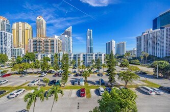 17570 Atlantic Blvd, Unit 508 in Sunny Isles Beach, FL - Building Photo - Building Photo