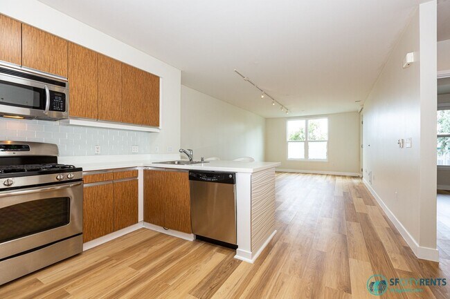 5900 3rd St in San Francisco, CA - Building Photo - Building Photo
