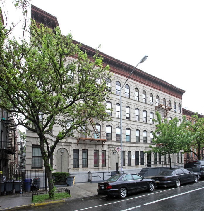 Dean North Apartments in Brooklyn, NY - Building Photo