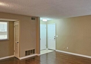 597 Emory Oaks Way in Decatur, GA - Building Photo - Building Photo