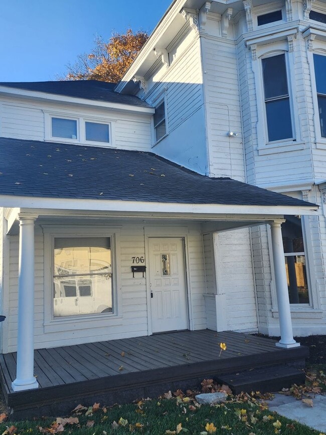 property at 704-706 S Boots St