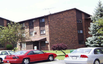 29W530 Country Ridge Dr Apartments