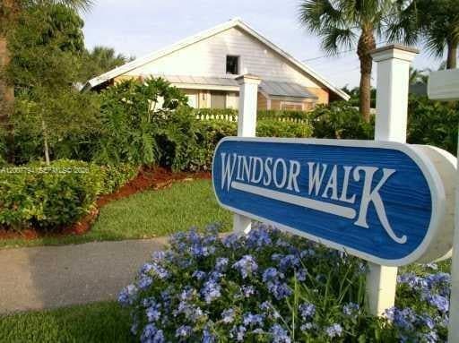 1954 Windsor Dr in North Palm Beach, FL - Building Photo - Building Photo