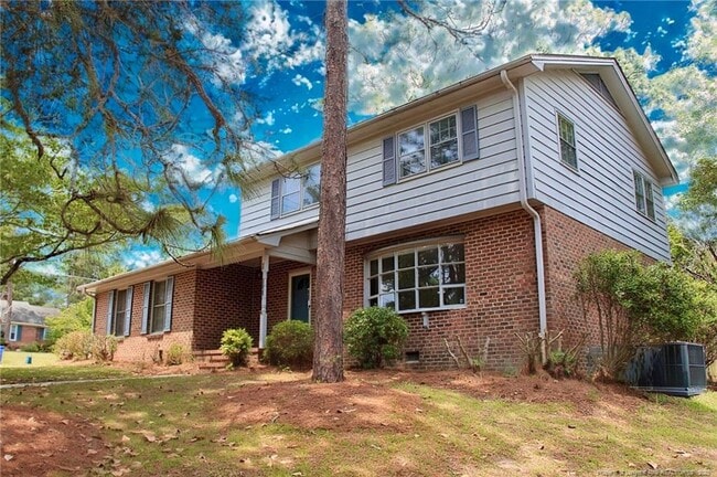 2701 Lake Club Dr in Fayetteville, NC - Building Photo - Building Photo