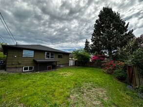 2344 N Winnifred St in Tacoma, WA - Building Photo - Building Photo