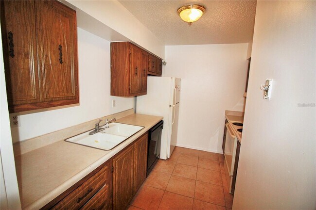 522 Orange Dr in Altamonte Springs, FL - Building Photo - Building Photo