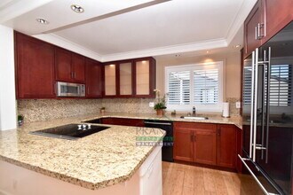 40 Cypress Pl in Sausalito, CA - Building Photo - Building Photo