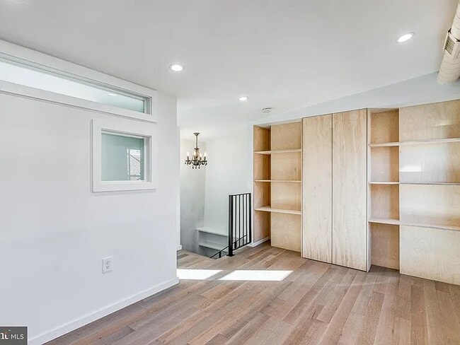 property at 2212 Panama St